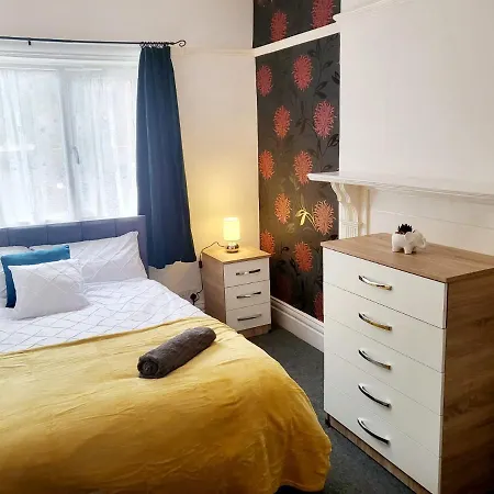 Devonshire House Hostel